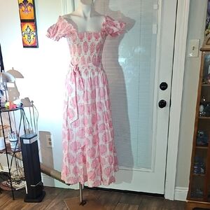 Chic Pink Floral Maxi Dress